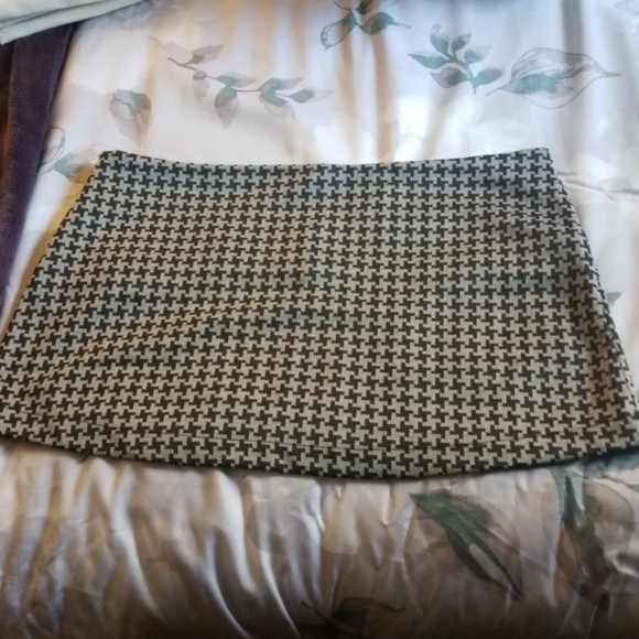 Mini skirt - Picture 2 of 2